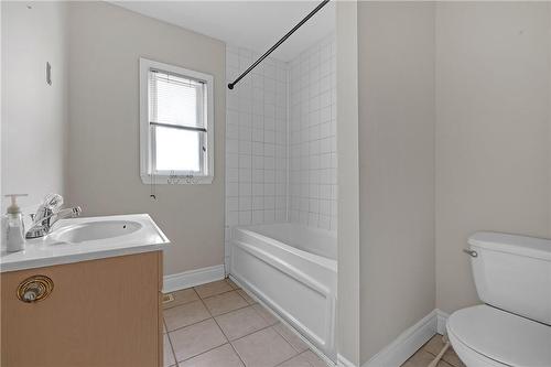 245 Cedardale Avenue, Hamilton, ON - Indoor Photo Showing Bathroom