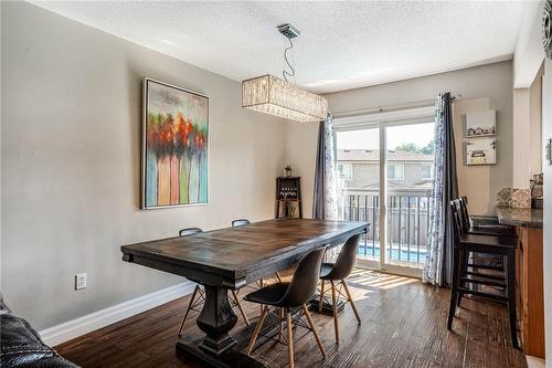 30 Crystal Court, Hamilton, ON - Indoor Photo Showing Dining Room