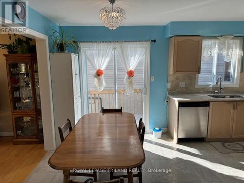 75 Loggers Grove, London, ON - Indoor Photo Showing Dining Room