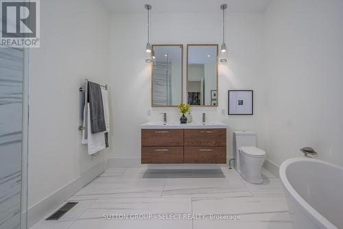 185 Commissioners Road E, London, ON - Indoor Photo Showing Bathroom