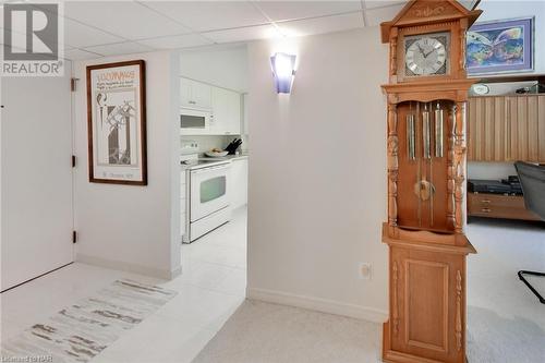 65 Harbour Square Unit# 807, Toronto, ON - Indoor Photo Showing Kitchen