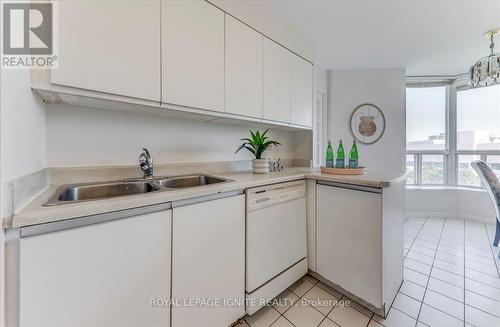 508 - 400 Mclevin Avenue, Toronto (Malvern), ON - Indoor Photo Showing Kitchen With Double Sink