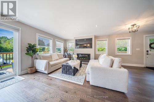 190 Riverbank Drive, Georgina (Pefferlaw), ON - Indoor Photo Showing Living Room With Fireplace