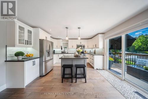 190 Riverbank Drive, Georgina (Pefferlaw), ON - Indoor Photo Showing Kitchen With Upgraded Kitchen