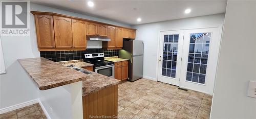 4662 Bunker Avenue, Windsor, ON - Indoor Photo Showing Kitchen