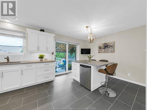 820 Green Valley Drive, Tecumseh, ON - Indoor Photo Showing Kitchen