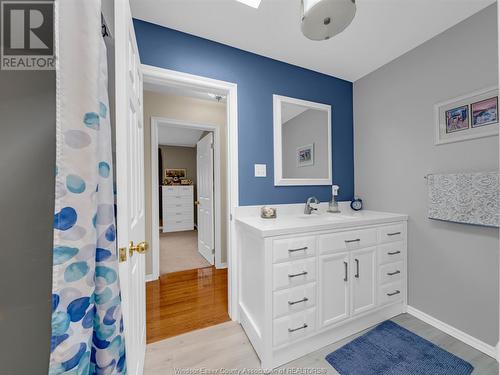 820 Green Valley Drive, Tecumseh, ON - Indoor Photo Showing Bathroom