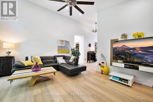 344 Dalewood Drive, Oakville (Eastlake), ON - Indoor Photo Showing Living Room