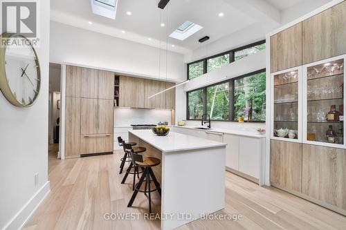 344 Dalewood Drive, Oakville (Eastlake), ON - Indoor Photo Showing Kitchen