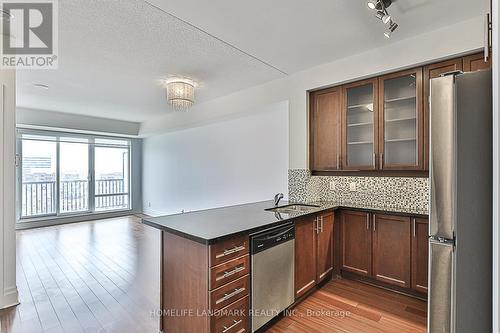 910 - 151 Upper Duke Crescent, Markham, ON - Indoor Photo Showing Kitchen