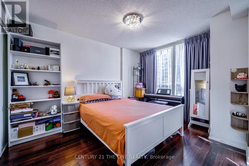 202 - 372 Highway 7 Road E, Richmond Hill, ON - Indoor Photo Showing Bedroom