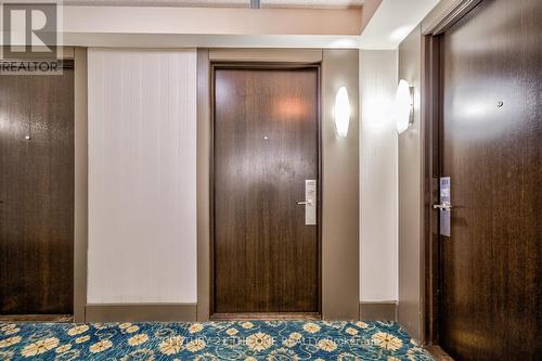 202 - 372 Highway 7 Road E, Richmond Hill, ON - Indoor Photo Showing Bedroom