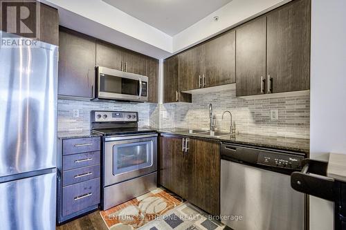 202 - 372 Highway 7 Road E, Richmond Hill, ON - Indoor Photo Showing Kitchen With Double Sink With Upgraded Kitchen