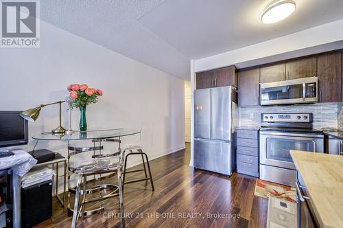 202 - 372 Highway 7 Road E, Richmond Hill, ON - Indoor Photo Showing Kitchen