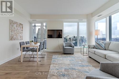 4007 - 28 Freeland St. Street, Toronto (Waterfront Communities), ON - Indoor Photo Showing Living Room