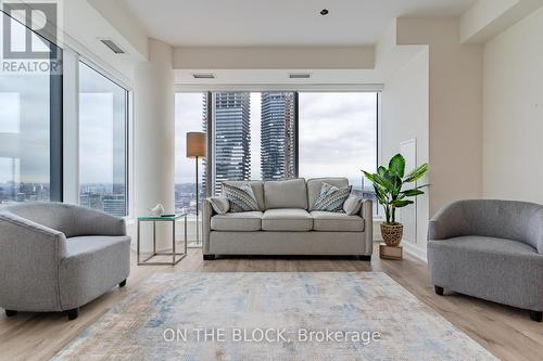 4007 - 28 Freeland St. Street, Toronto (Waterfront Communities), ON - Indoor Photo Showing Living Room