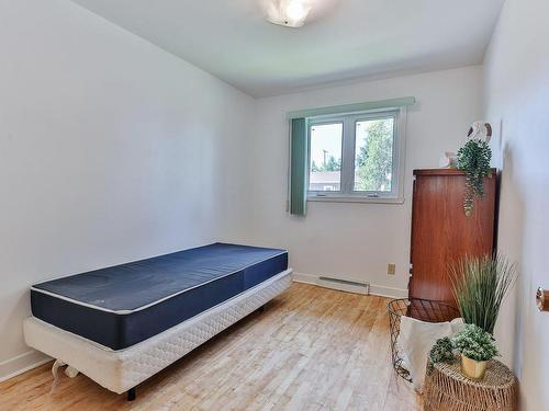 Chambre Ã Â coucher - 12735 38E Avenue, Montréal (Rivière-Des-Prairies/Pointe-Aux-Trembles), QC - Indoor Photo Showing Bedroom