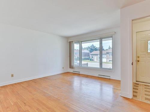 Living room - 12735 38E Avenue, Montréal (Rivière-Des-Prairies/Pointe-Aux-Trembles), QC - Indoor Photo Showing Other Room