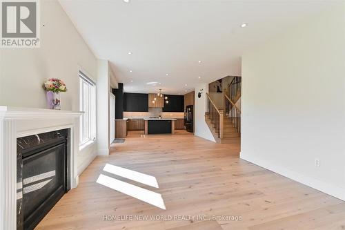 127 Greenwood Road, Whitchurch-Stouffville (Stouffville), ON - Indoor Photo Showing Living Room With Fireplace