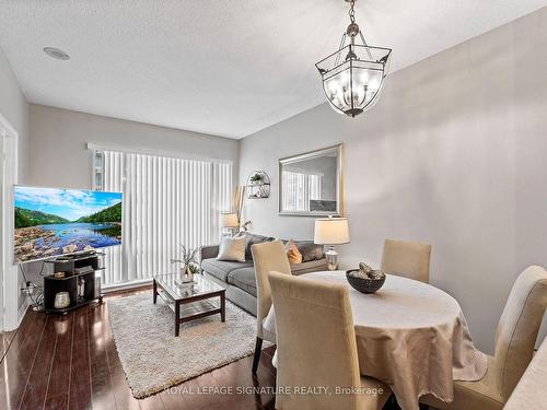 306-1121 Bay St, Toronto, ON - Indoor Photo Showing Dining Room