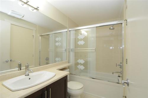 13468 King George Boulevard, Surrey, BC - Indoor Photo Showing Bathroom