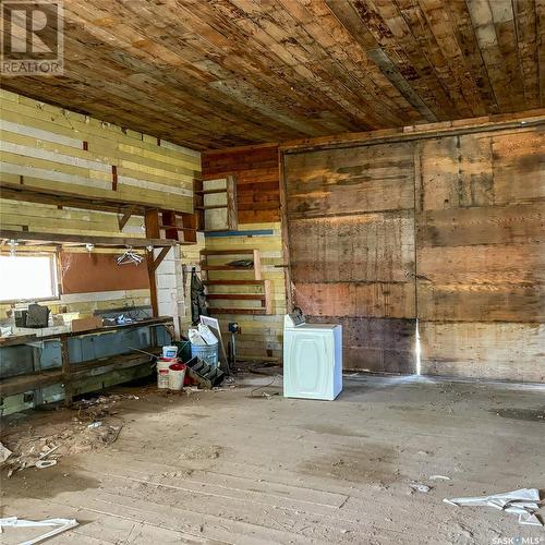 313 Saskatchewan Avenue S, Simpson, SK - Indoor Photo Showing Garage