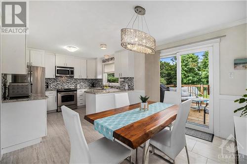 update light fixtures in kitchen and dining room - 1657 7Th Line Road, Carleton Place, ON - Indoor