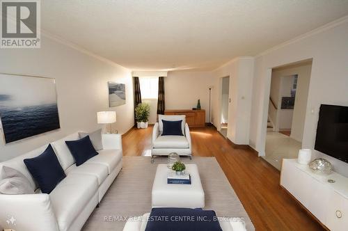 8 Governor Grove Crescent, Brampton (Brampton South), ON - Indoor Photo Showing Living Room