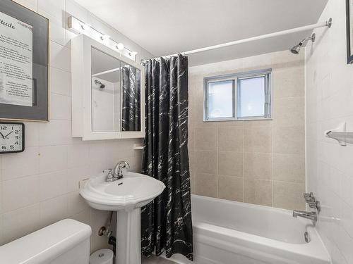 Bathroom - 4359  - 4361 Av. Walkley, Montréal (Côte-Des-Neiges/Notre-Dame-De-Grâce), QC 