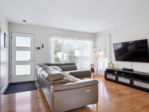 Salon - 1810 51E Avenue (P.-A.-T.), Montréal (Rivière-Des-Prairies/Pointe-Aux-Trembles), QC - Indoor Photo Showing Living Room