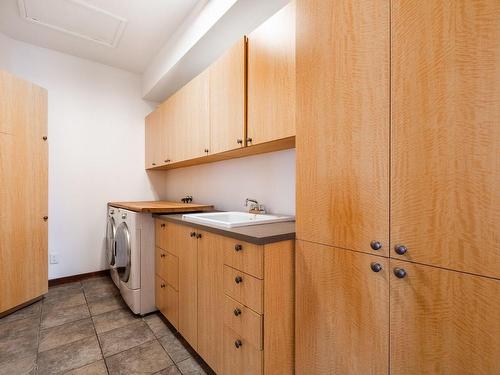 Laundry room - 1470 Rue Des Alouettes, Saint-Bruno-De-Montarville, QC - Indoor Photo Showing Laundry Room