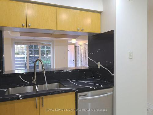 1145-5 Everson Dr, Toronto, ON - Indoor Photo Showing Kitchen With Double Sink