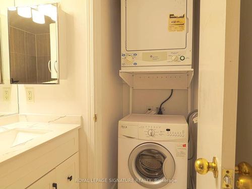 1145-5 Everson Dr, Toronto, ON - Indoor Photo Showing Laundry Room