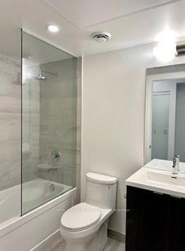 3615-138 Downes St, Toronto, ON - Indoor Photo Showing Bathroom