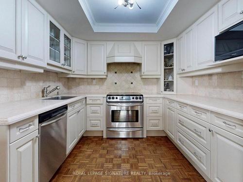 704-3900 Yonge St, Toronto, ON - Indoor Photo Showing Kitchen