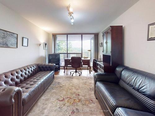 704-3900 Yonge St, Toronto, ON - Indoor Photo Showing Living Room