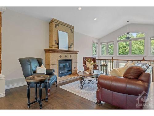 132 Country Carriage Way, Ottawa, ON 