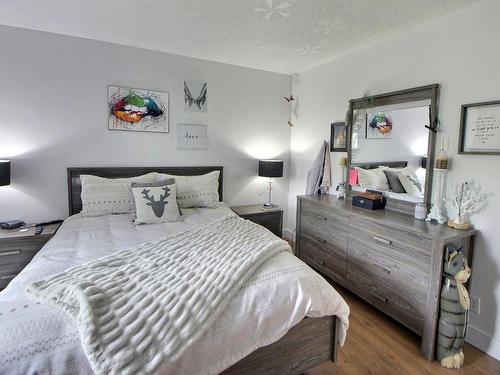 Chambre Ã  coucher principale - 922 Rue Carpentier, Amos, QC - Indoor Photo Showing Bedroom