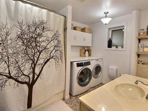 Salle de bains - 922 Rue Carpentier, Amos, QC - Indoor Photo Showing Laundry Room