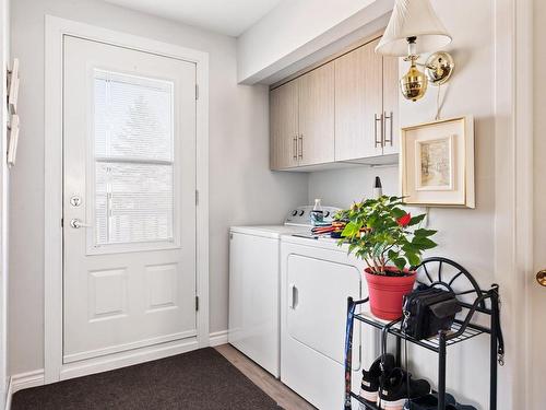 Laundry room - 189  - 191 Rue St-Louis, Beaupré, QC - Indoor Photo Showing Laundry Room