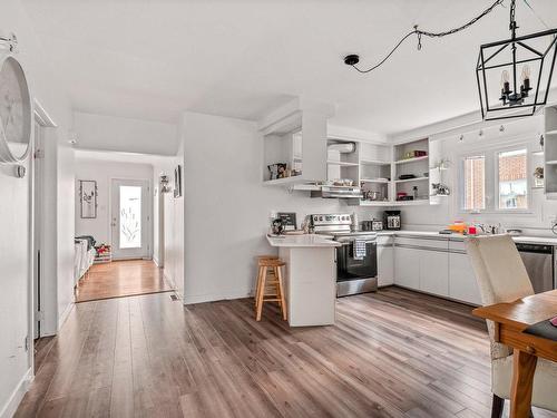 Kitchen - 189  - 191 Rue St-Louis, Beaupré, QC - Indoor Photo Showing Kitchen