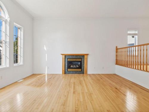 Salon - 72 Rue Paul-Verlaine, Gatineau (Aylmer), QC - Indoor Photo Showing Living Room With Fireplace