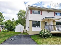 19 Centre Street  Dartmouth, NS B2Y 3K7