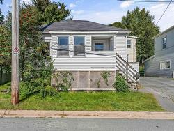 53 Rose Street  Dartmouth, NS B3A 2T8