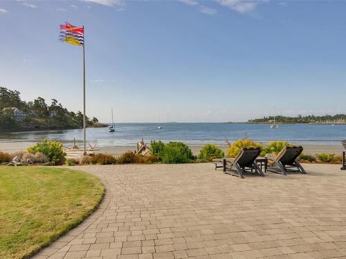 3905A Cadboro Bay Rd, Saanich, BC 