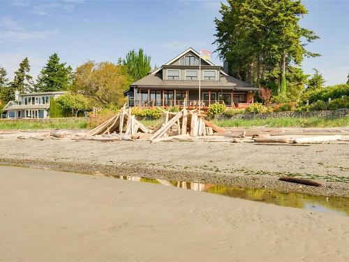 3905A Cadboro Bay Rd, Saanich, BC 