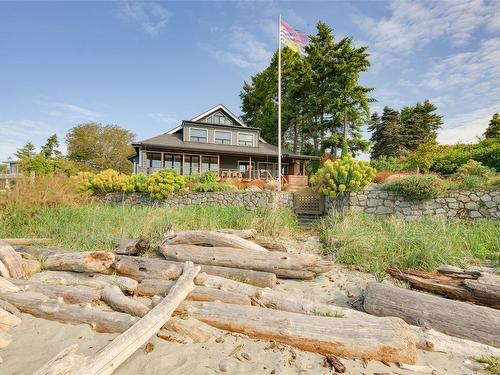 3905A Cadboro Bay Rd, Saanich, BC 