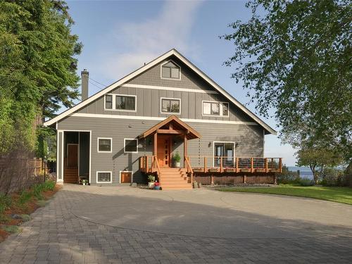 3905A Cadboro Bay Rd, Saanich, BC 