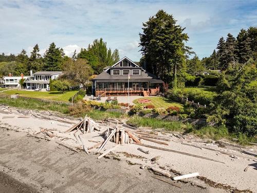 3905A Cadboro Bay Rd, Saanich, BC 