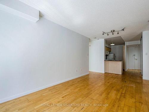 511-188 Redpath Ave, Toronto, ON - Indoor Photo Showing Kitchen